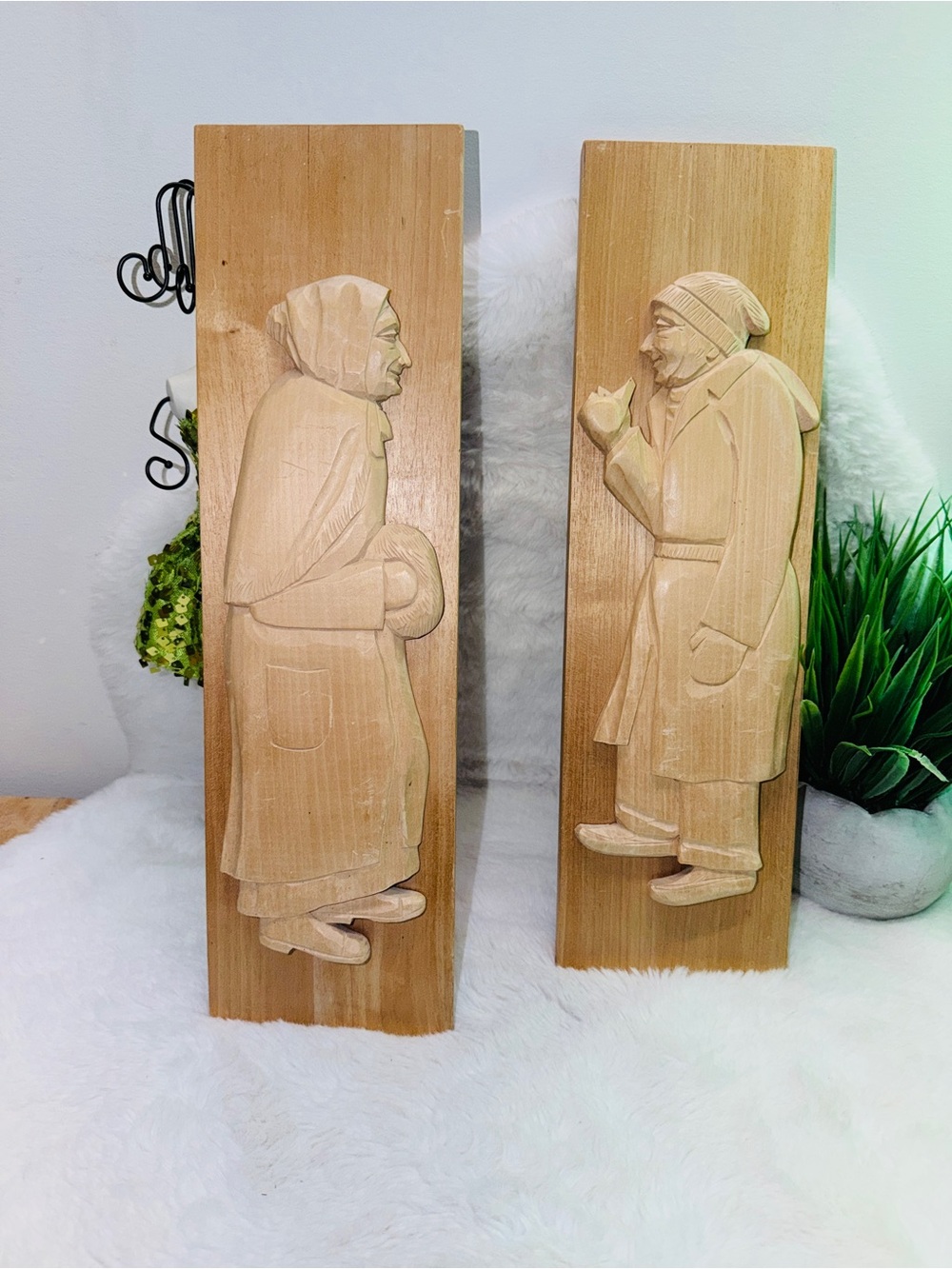 16 Inch Hand-Carved Wooden Wall Plaques - Natural Wood 🪵